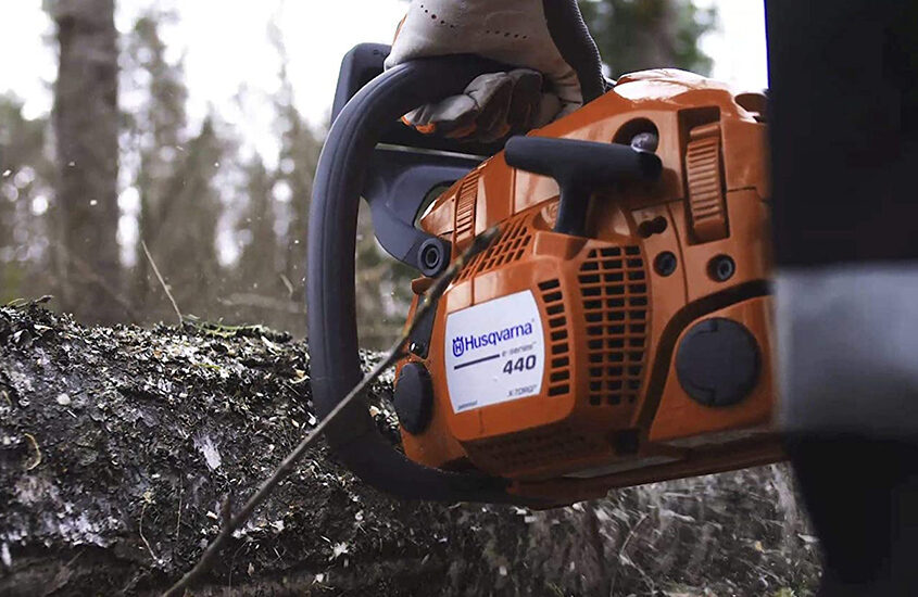 Best Husqvarna Chainsaws Reviews and Buying Guide