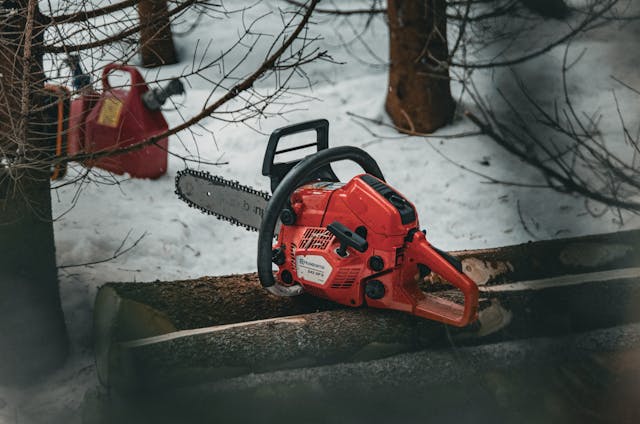Husqvarna Top Handle Chainsaw: Features, Benefits, and Buying Guide