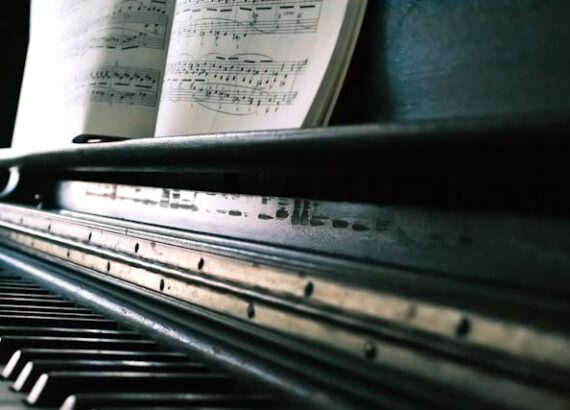 How to play the piano for beginners